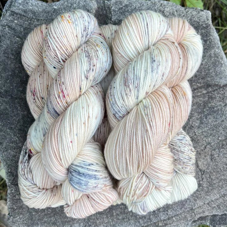 Superwash Merino blend: Socknado Premium Yarn