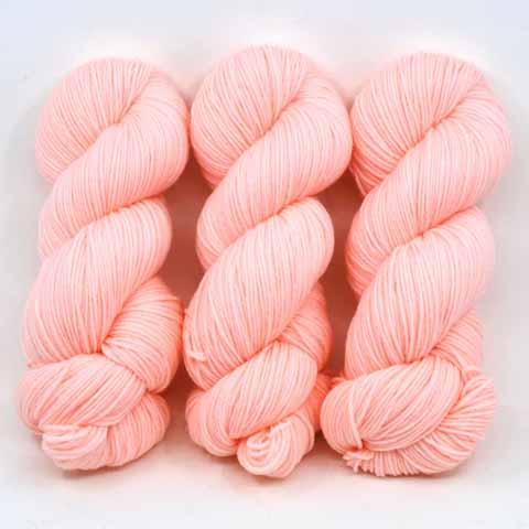 Nettle Fine Merino Blend - a perfect yarn Premium Yarn